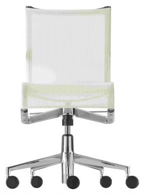 Rückansicht des Rollingframe Drehstuhls mit weißem Netzstoff und verchromtem Fußkreuz.